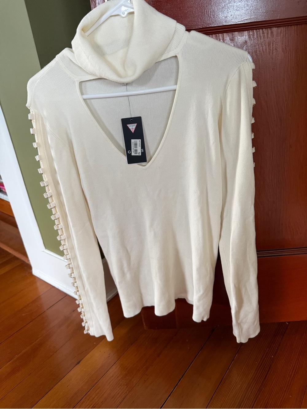 Guess Whisper White LS oring turtleneck holly sweater
